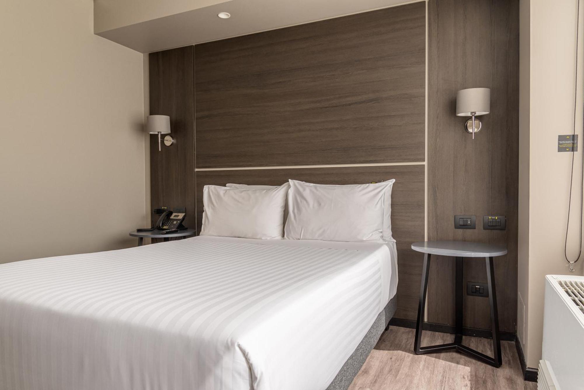 Отель Ola Santiago Providencia, Tapestry Collection By Hilton Экстерьер фото